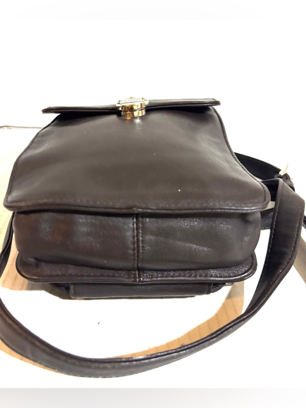 Enzo Angiolini vintage unisex Black Leather Crossbody with Front Lock - Picture 4 of 8